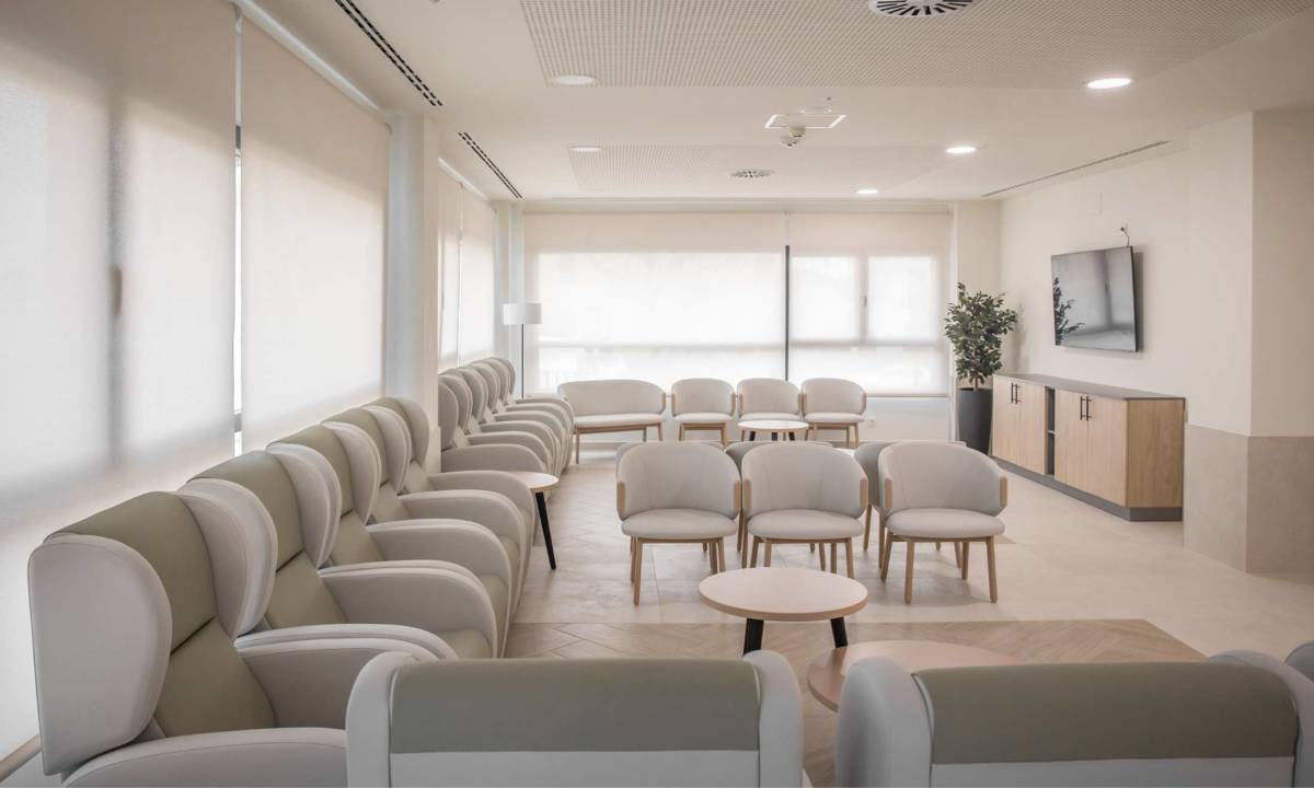 Butacas y mobiliario seleccionado para residencia de mayores en Sevilla