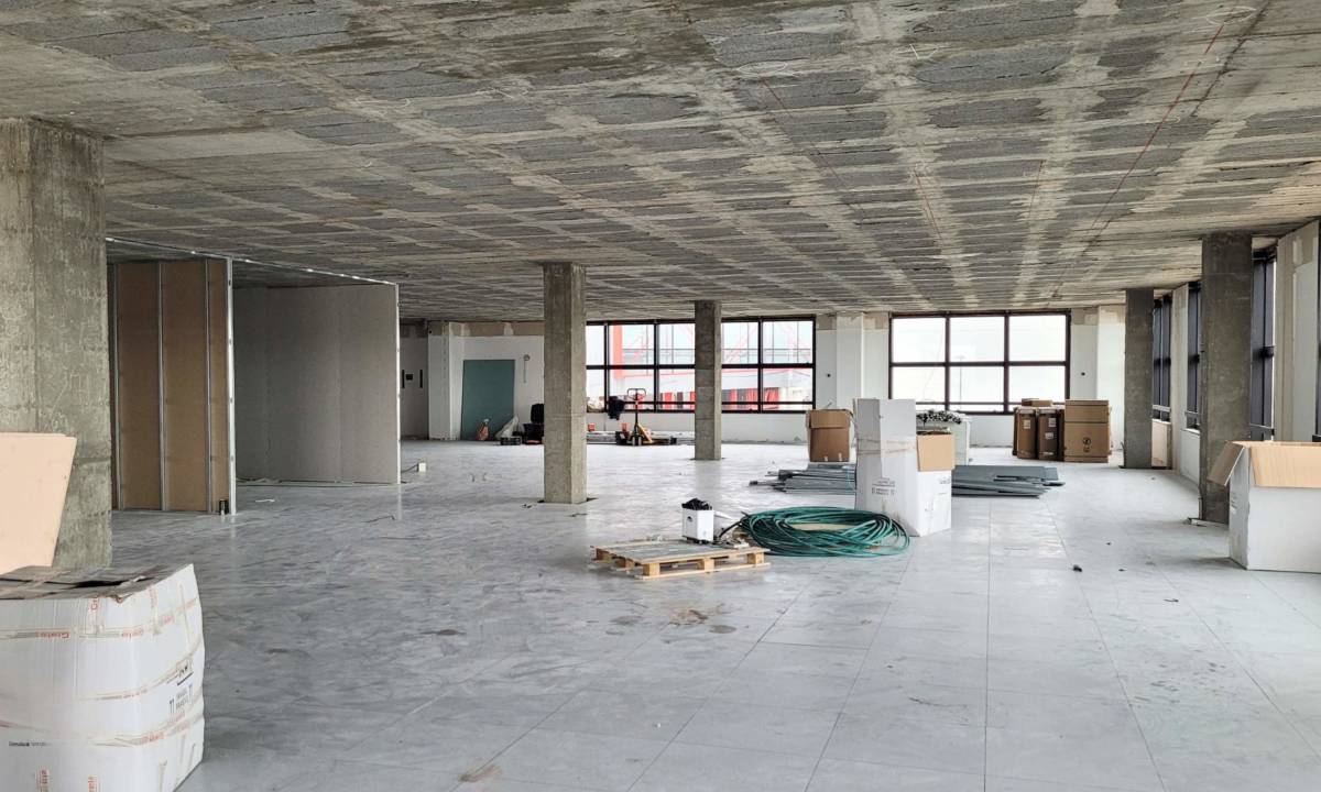 Trabajos de obra y construcción para oficina en Galicia