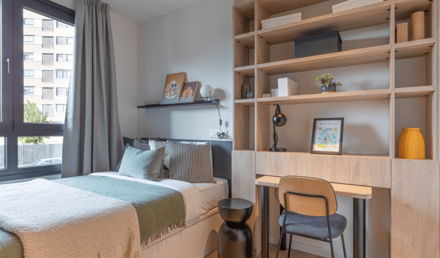 Carpintería a medida en habitación simple de nuevo flex livng de Node en Madrid