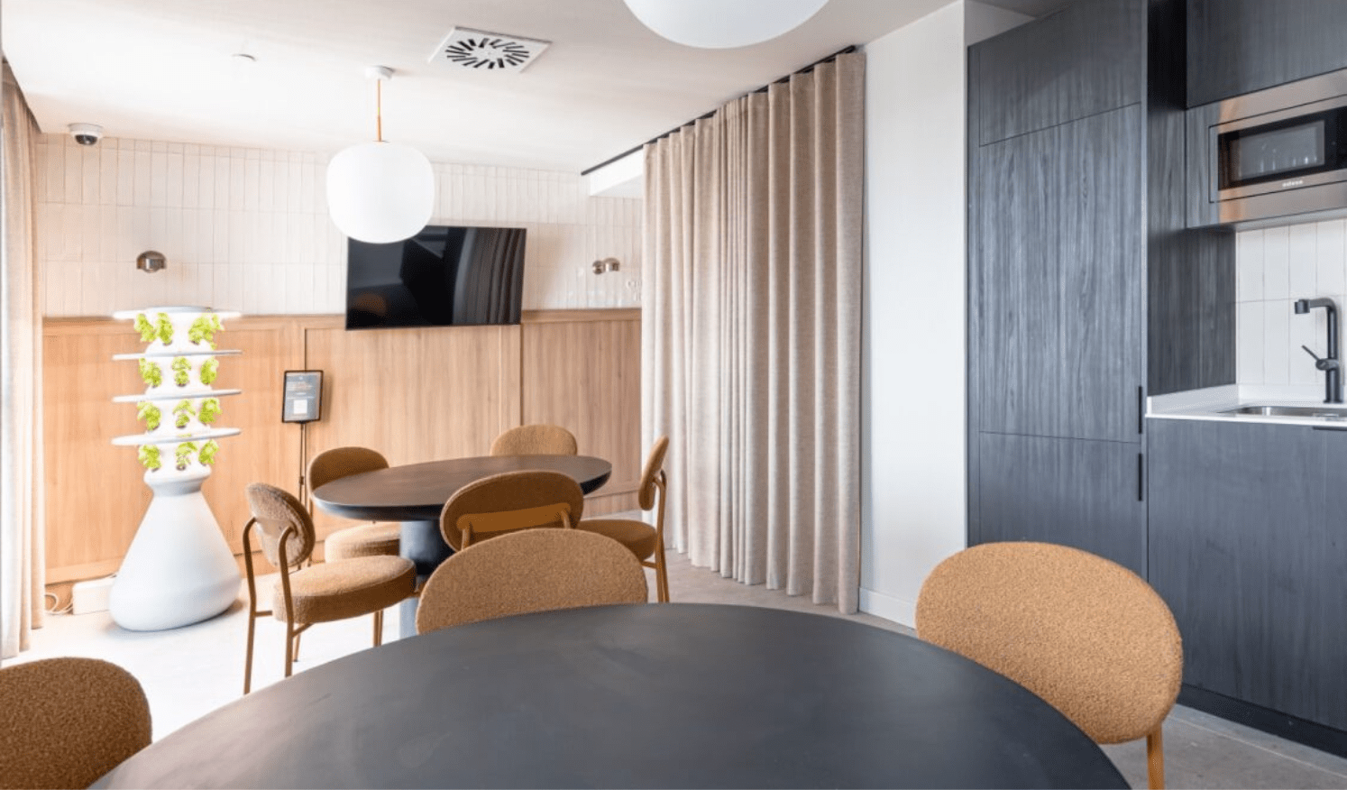 Equipamiento en cocina de comun en nuevo flex livng de Node en Madrid