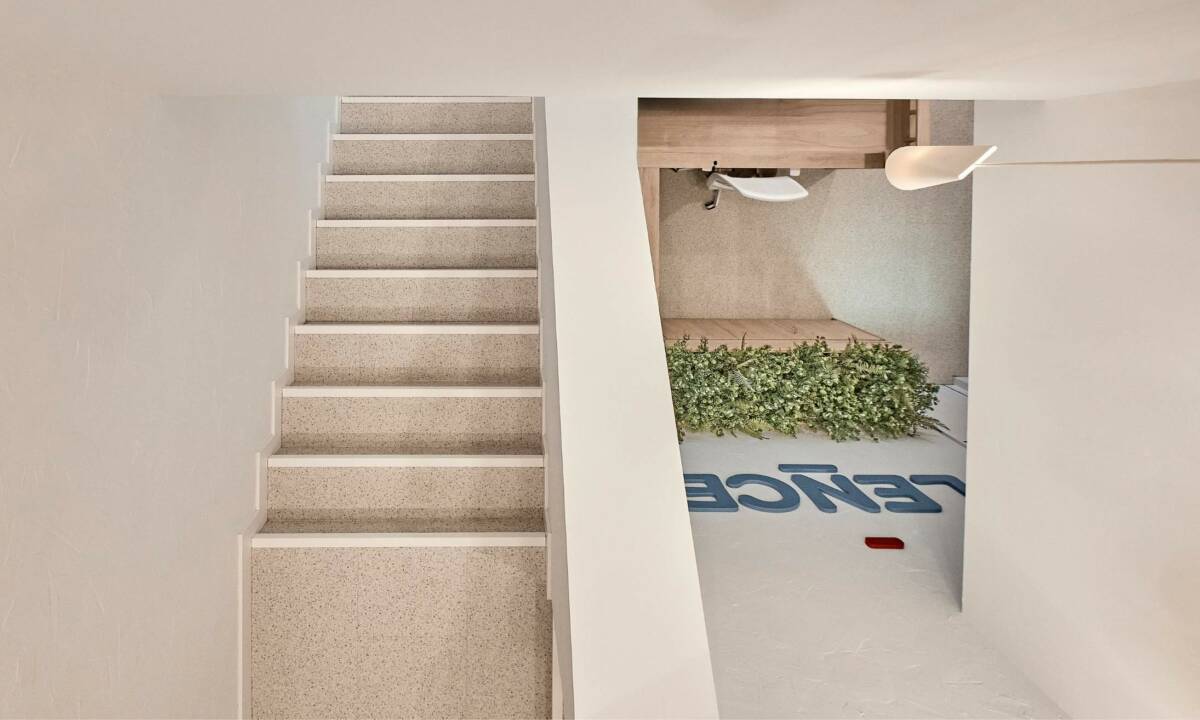 Vano de escalera que da estructura al edificio