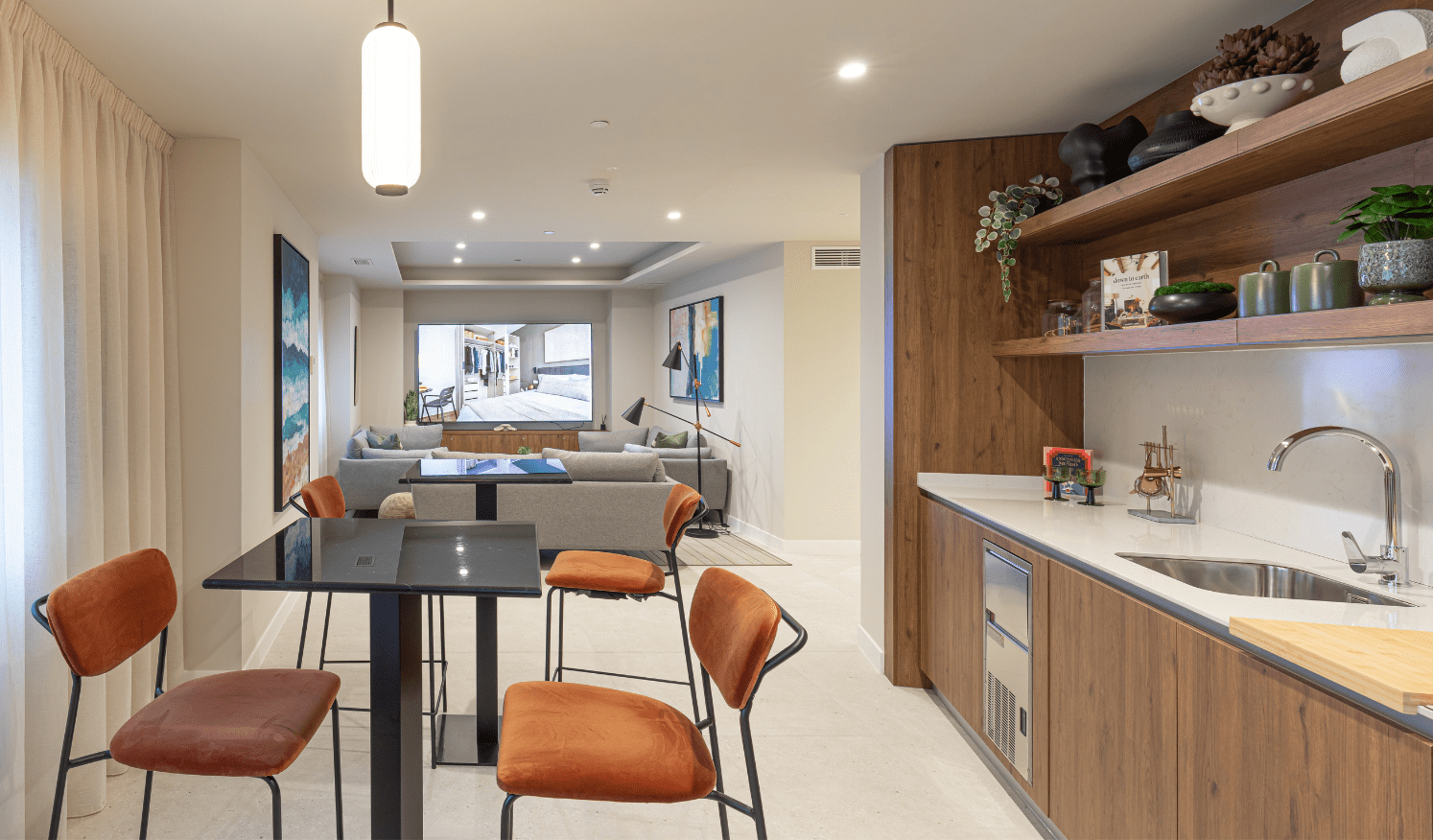 COCINA Y ZONA DE OCIO CON CARPINTERIA EN NUEVO FLEX LIVING EN TRES CANTOS DE CALIDO