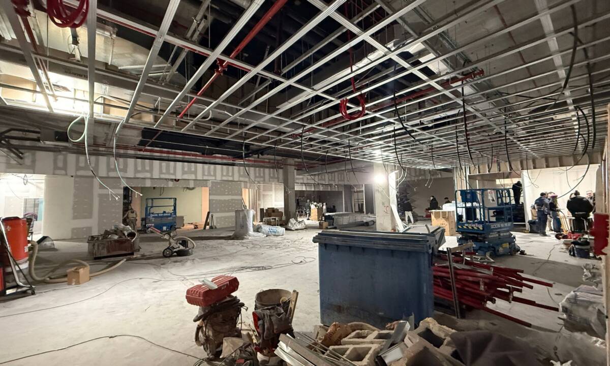 Proceso de Obra_ Pladur y estructuras de salas de reuniones dentro de oficina