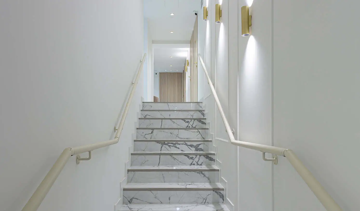 Proyecto de reforma de clínica en Madrid_Diseño obra y carpintería a medida de local en Madrid
