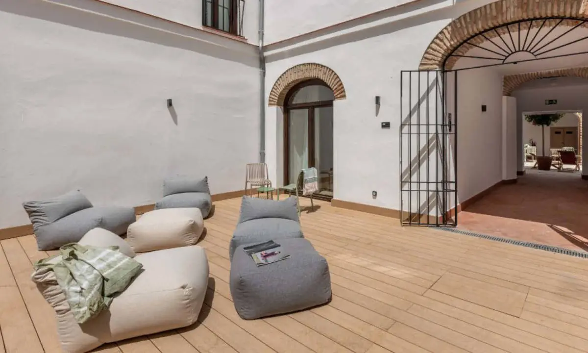Espacio de exterior equipado en una vivienda Flex Living