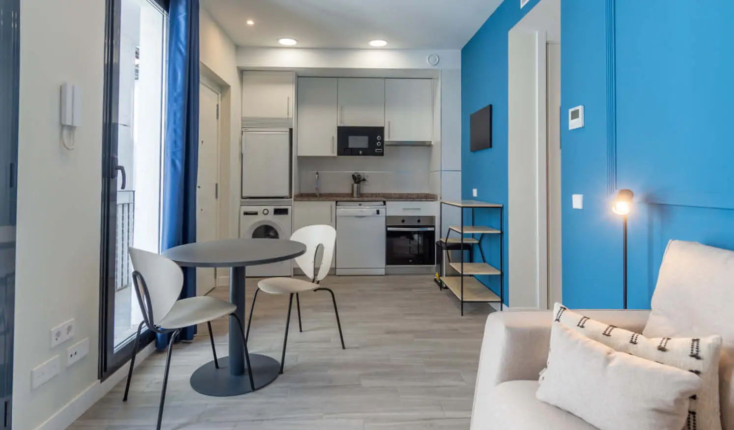 Apartamentos flexibles en Madrid_Salón cocina