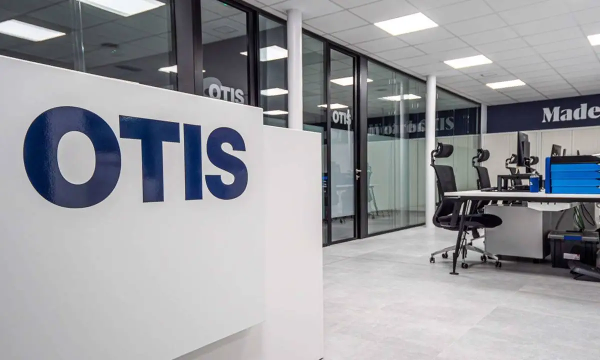 Mostrador a medida para oficina en Valladolid