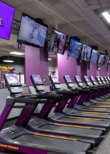 Gran espacio deportivo tras transformación mediante proyecto de obra en Madrid