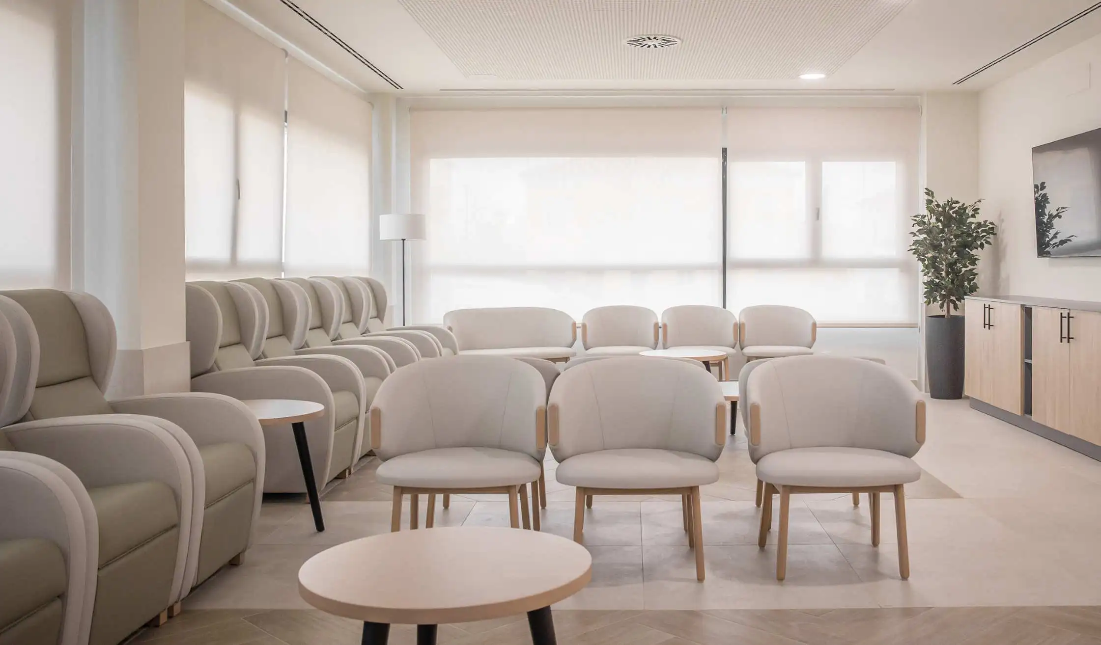 Mobiliario estándar seleccionado para residencia en Sevilla