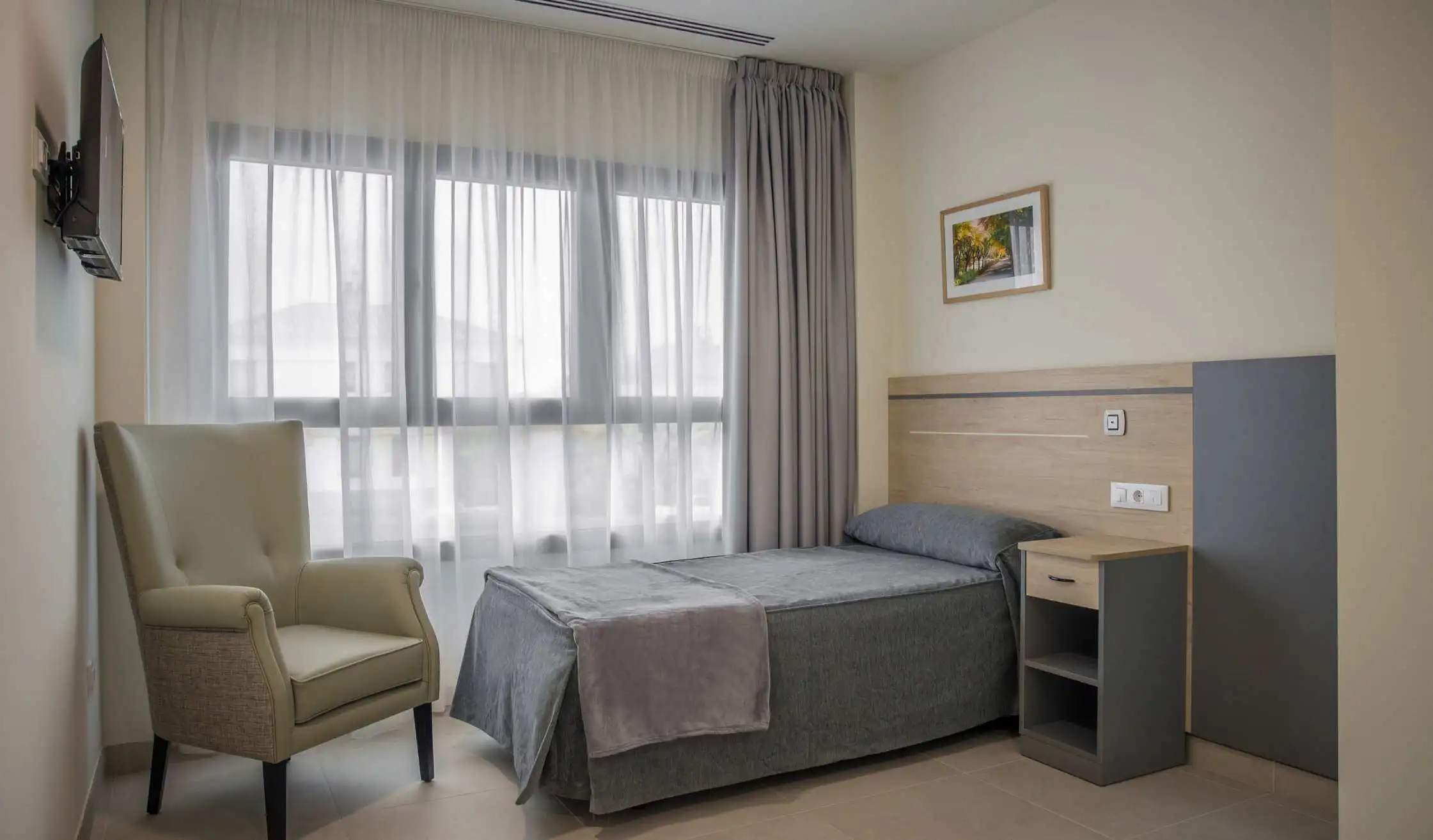Habitación individual para mayores en residencia