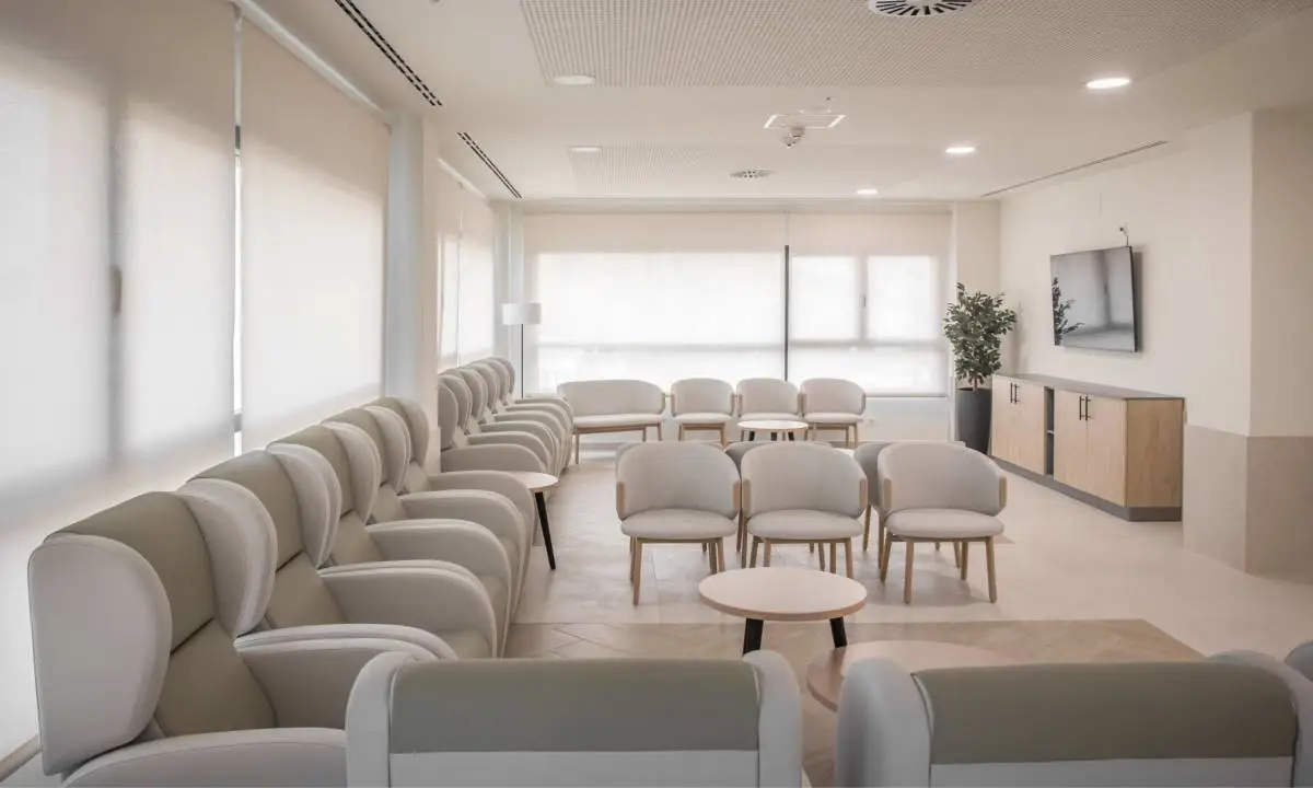 Butacas y mobiliario seleccionado para residencia de mayores en Sevilla