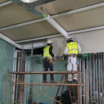 operarios de Sutega trabajando en una obra