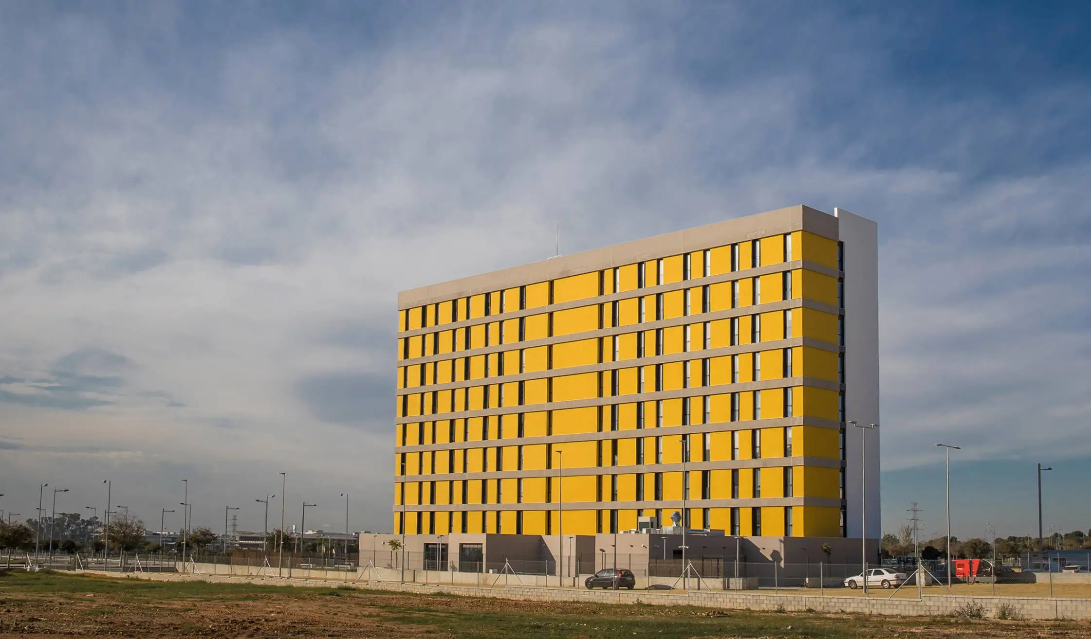 Fachada de residencia de estudiantes en Sevilla