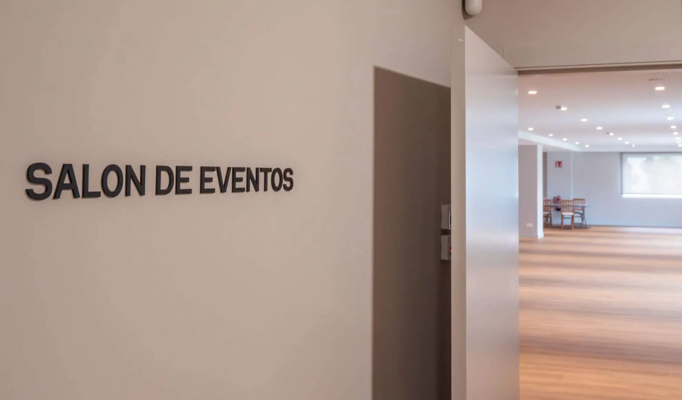 Señalética y cartelería para hoteles y espacios