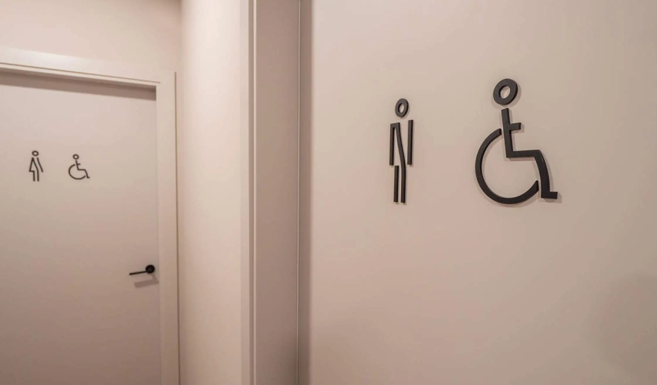Señalética de aseos en hotel