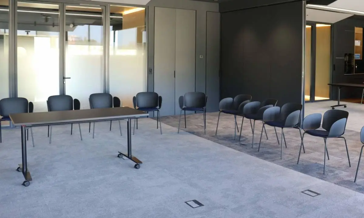 Sala de formación con equipamiento audiosual