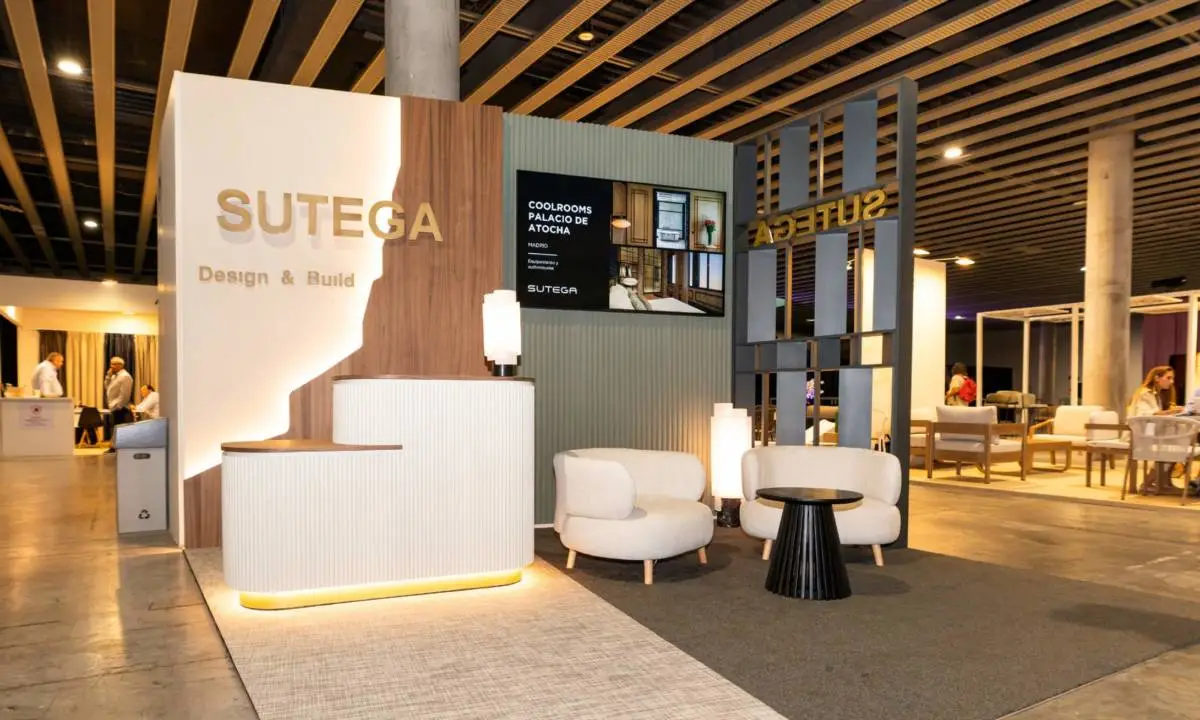 Stand de empresa de Design&Build en la feria de sector hotelero Interihotel