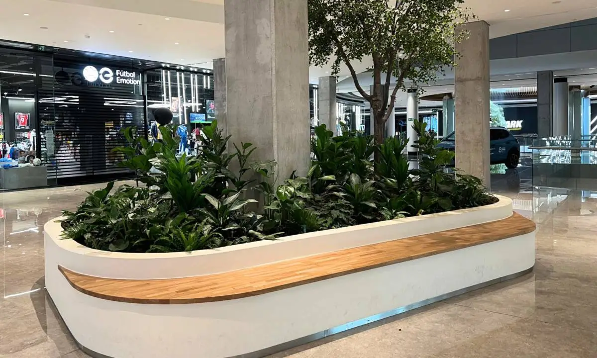 Mobiliario a medida para zonas comunes en centro comercial