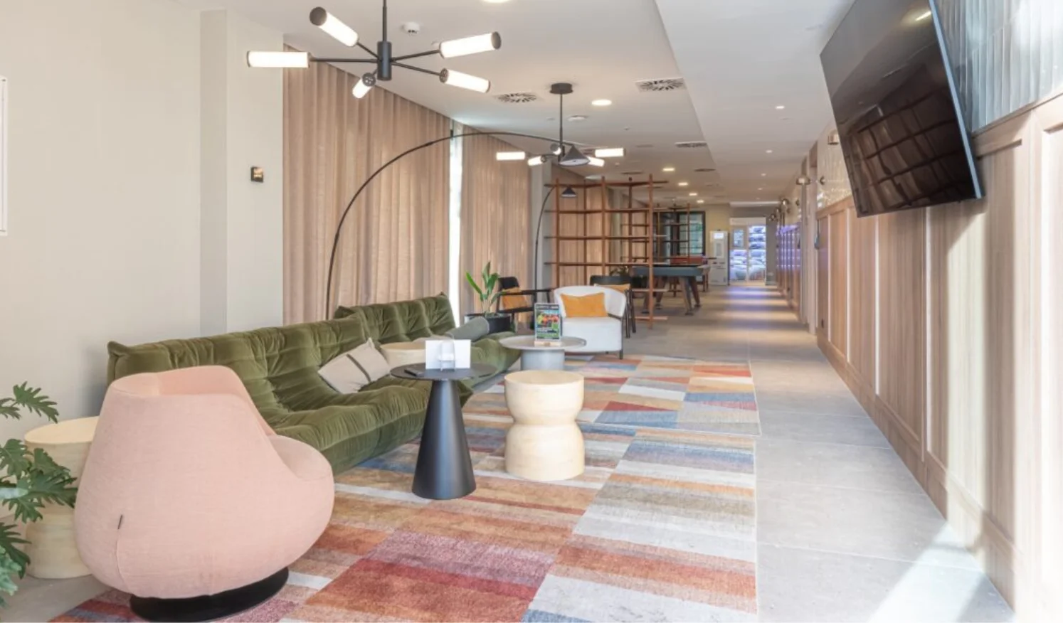 Zona de juegos y descanso en nuevo flex livng de Node en Madrid