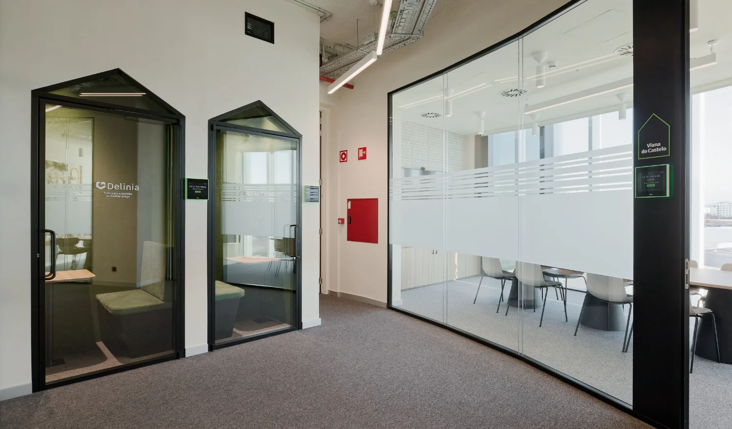 Equipamiento de phone booths y salas de reunión en nueva oficina de Leroy Merlin en Lisboa